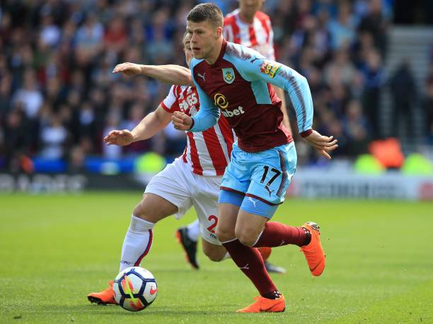 维斯塔潘认怂！距离超级驾照被禁赛仅差1分 主动向车队承认错误